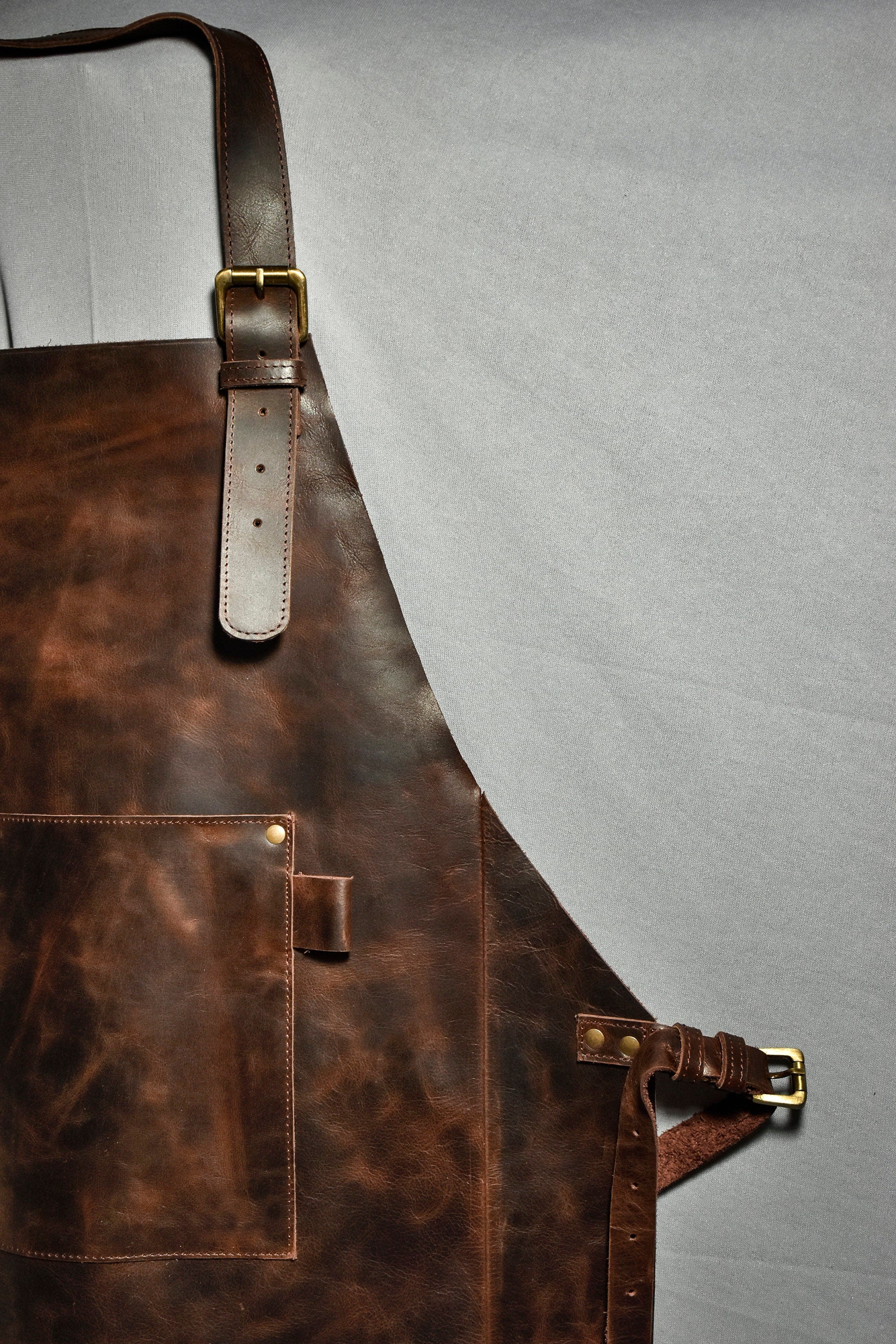 Leather Apron with Pockets and Adjustable Straps